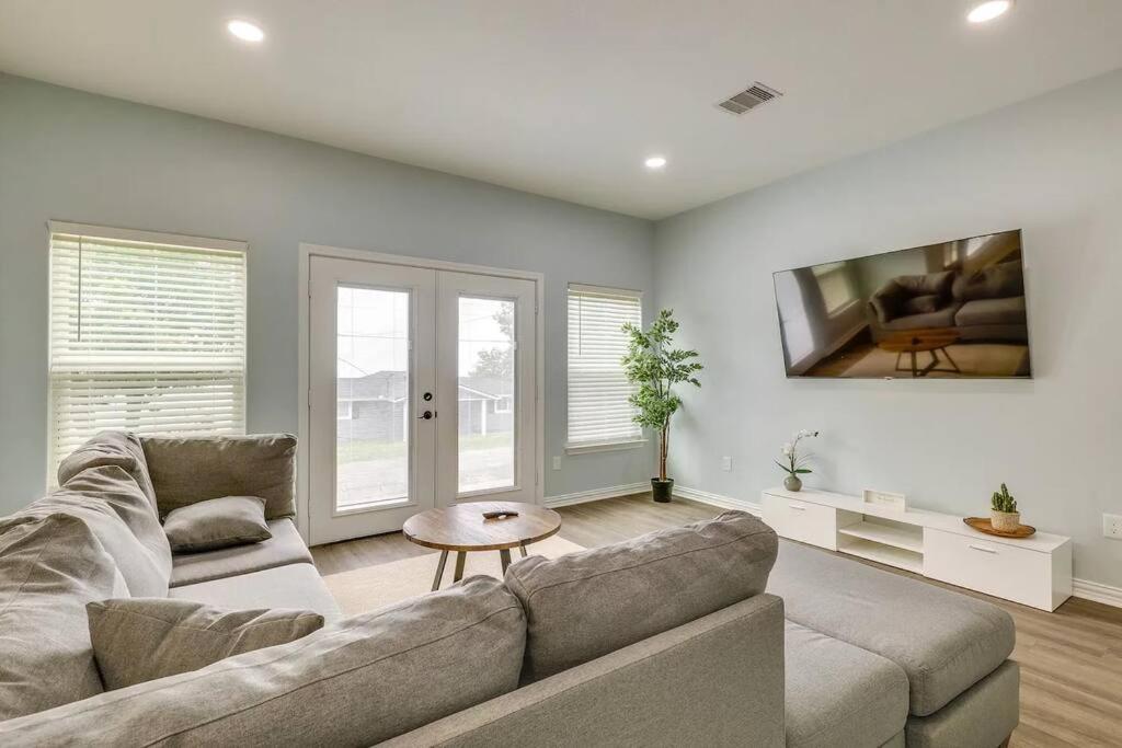 Vacation Home Lake Livingston! Onalaska Bagian luar foto