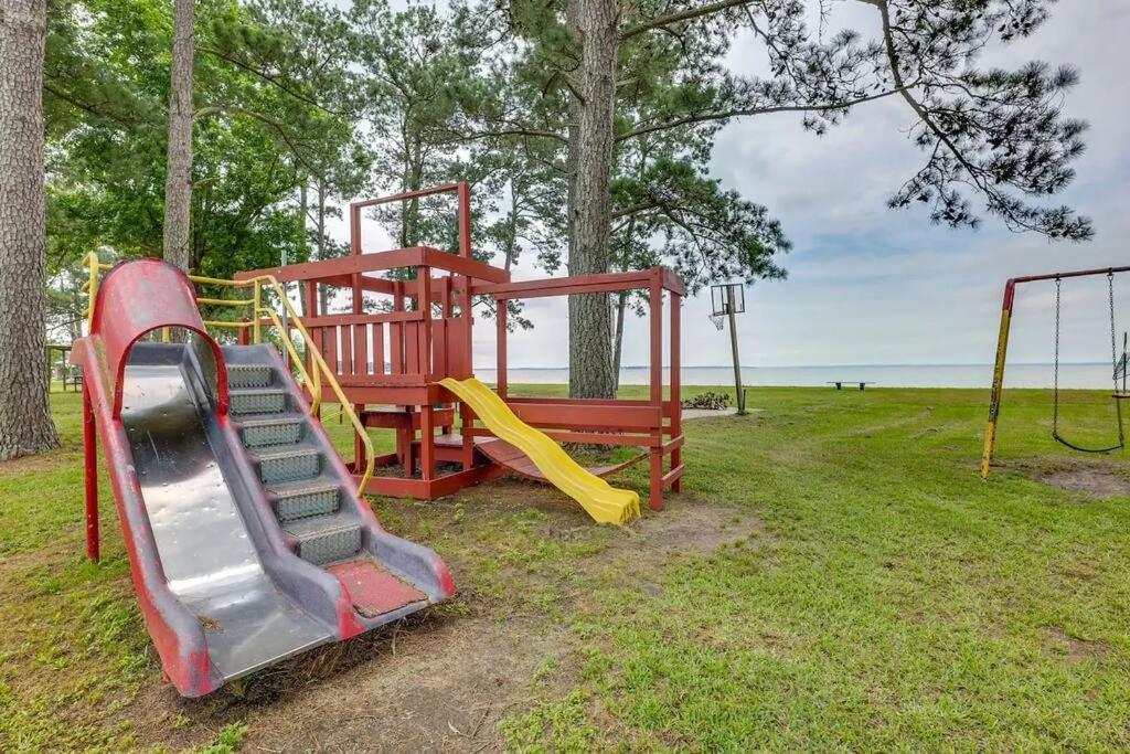 Vacation Home Lake Livingston! Onalaska Bagian luar foto