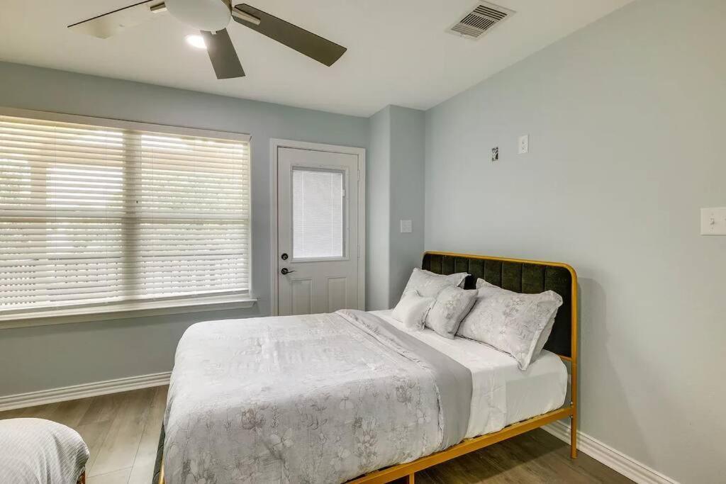 Vacation Home Lake Livingston! Onalaska Bagian luar foto