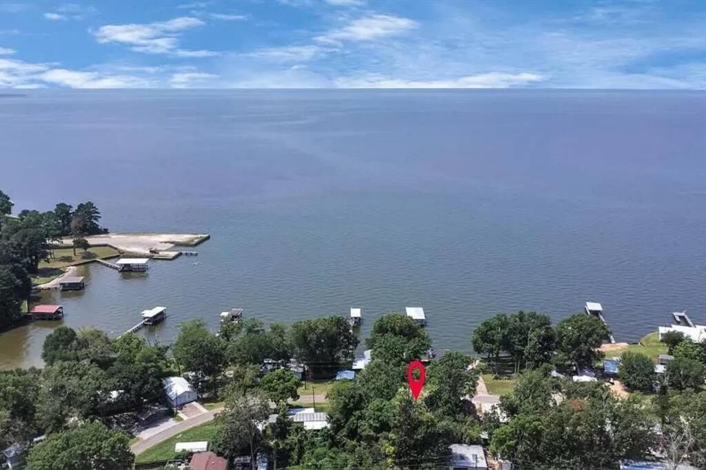 Vacation Home Lake Livingston! Onalaska Bagian luar foto