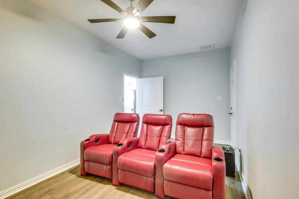 Vacation Home Lake Livingston! Onalaska Bagian luar foto
