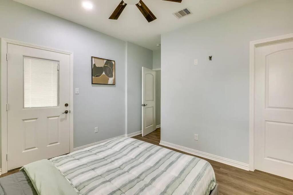 Vacation Home Lake Livingston! Onalaska Bagian luar foto