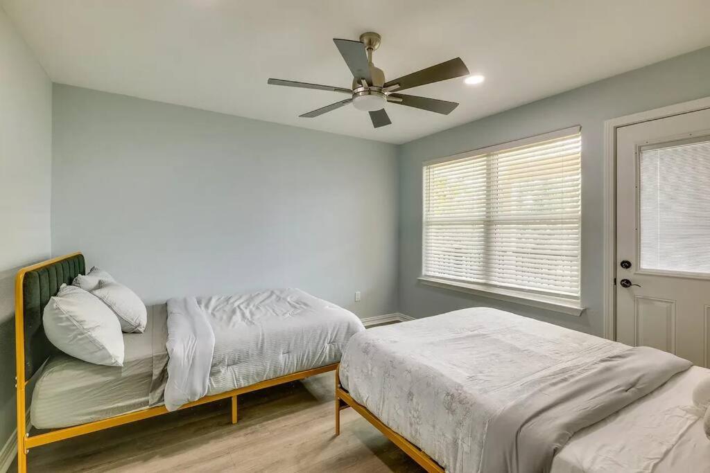 Vacation Home Lake Livingston! Onalaska Bagian luar foto