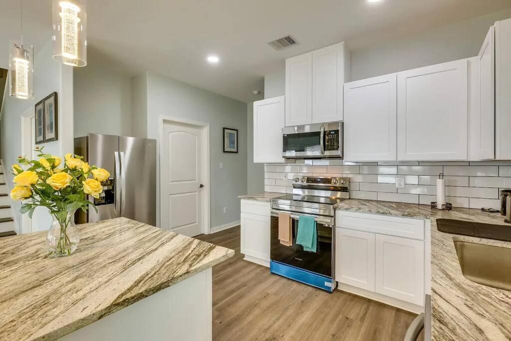 Vacation Home Lake Livingston! Onalaska Bagian luar foto